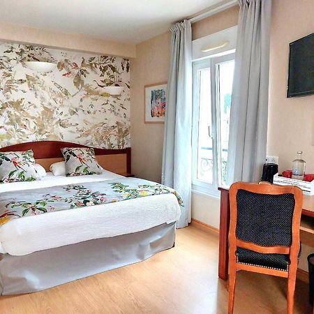 Logis Hotel & Restaurant Des Lacs Celles-sur-Plaine 外观 照片