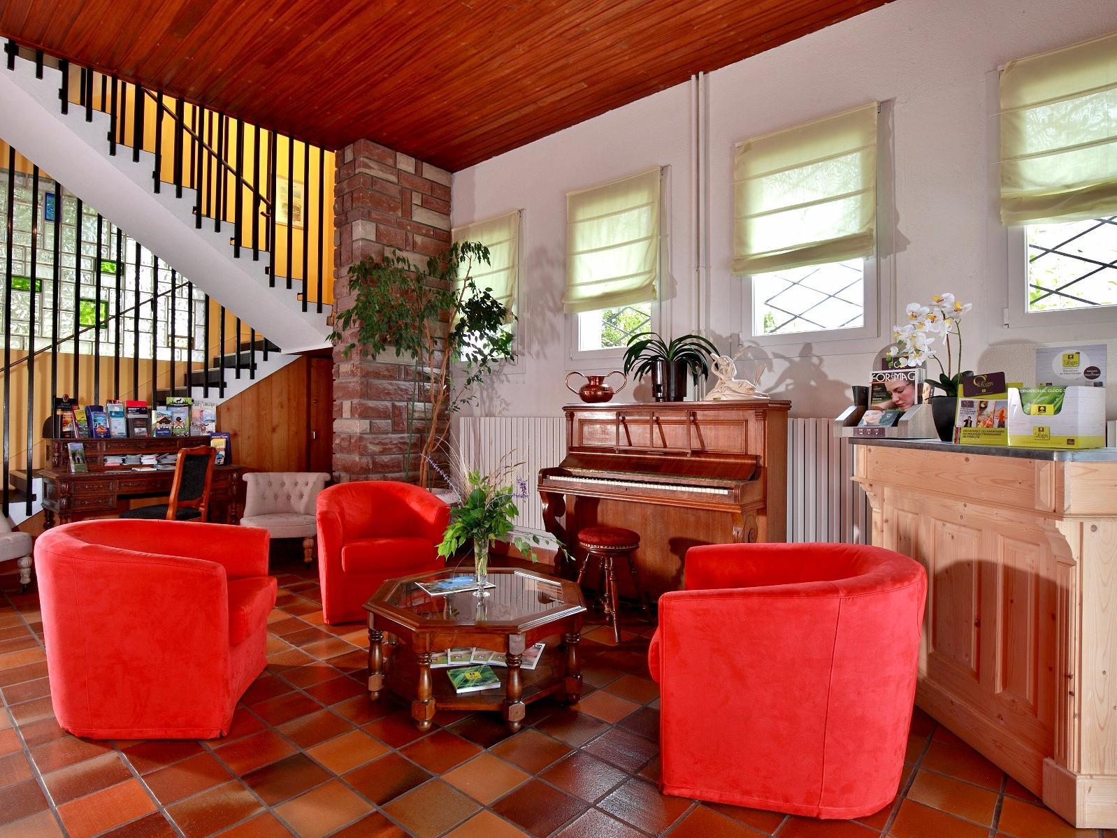 Logis Hotel & Restaurant Des Lacs Celles-sur-Plaine 外观 照片