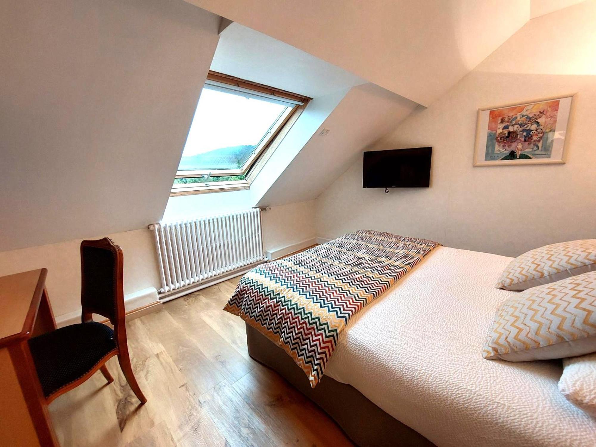 Logis Hotel & Restaurant Des Lacs Celles-sur-Plaine 外观 照片